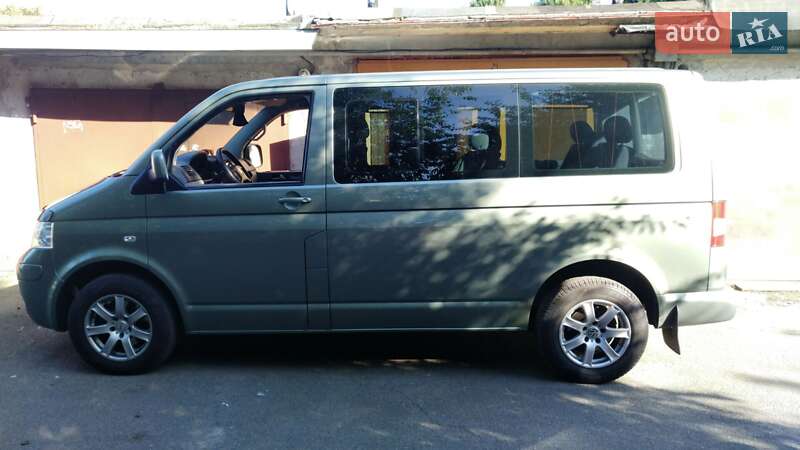 Мінівен Volkswagen Multivan 2004 в Києві