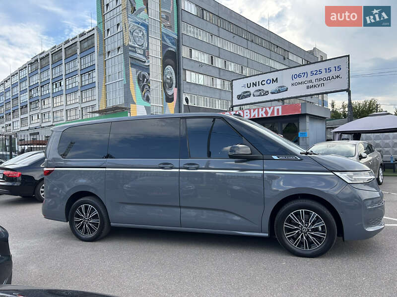 Минивэн Volkswagen Multivan 2023 в Киеве