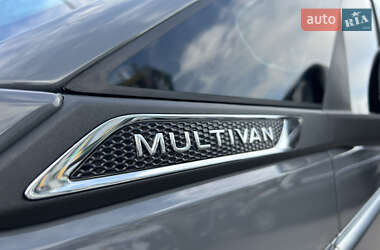 Минивэн Volkswagen Multivan 2023 в 