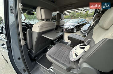 Минивэн Volkswagen Multivan 2023 в 
