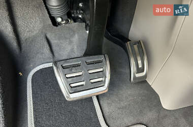 Минивэн Volkswagen Multivan 2023 в 