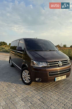 Минивэн Volkswagen Multivan 2015 в 