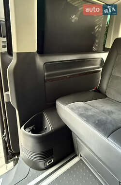 Минивэн Volkswagen Multivan 2015 в 