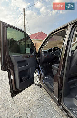 Минивэн Volkswagen Multivan 2015 в 