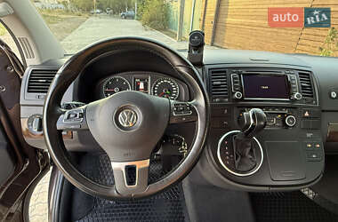 Минивэн Volkswagen Multivan 2015 в 