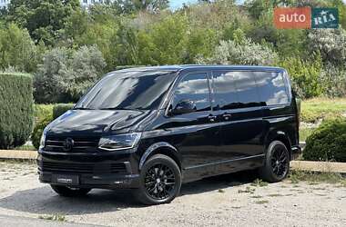 Мінівен Volkswagen Multivan 2016 в 