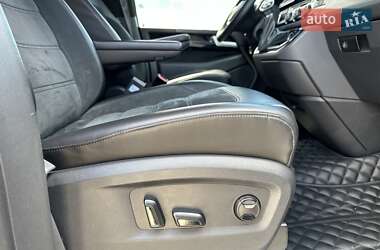 Мінівен Volkswagen Multivan 2016 в 