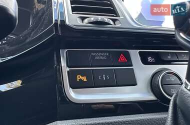 Мінівен Volkswagen Multivan 2016 в 