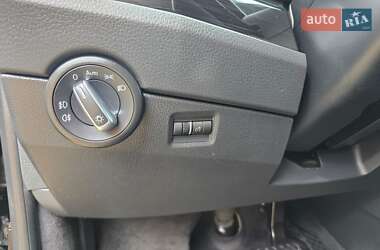 Минивэн Volkswagen Multivan 2016 в 