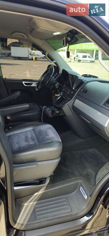 Минивэн Volkswagen Multivan 2013 в Киеве