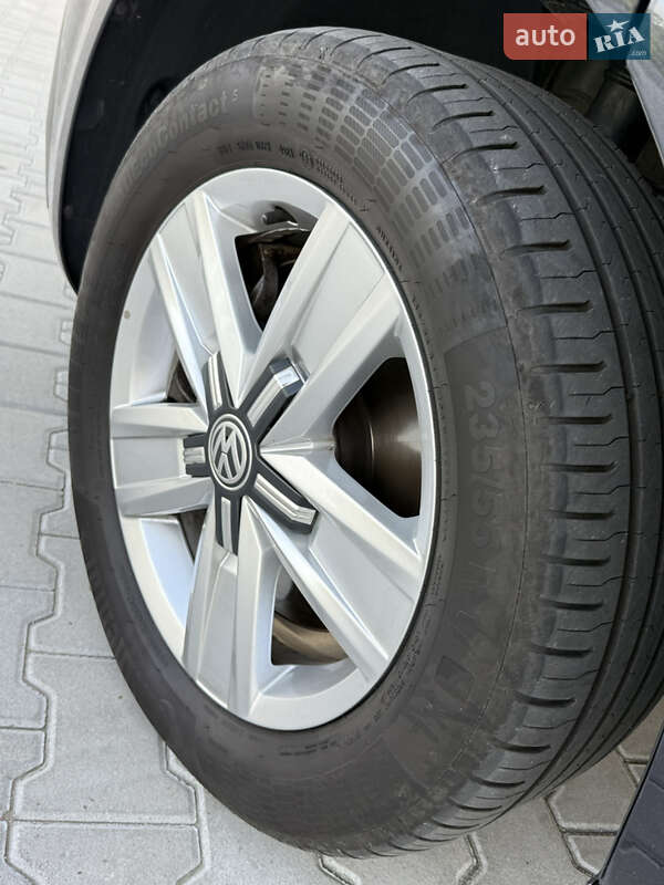 Мінівен Volkswagen Multivan 2020 в Чернівцях