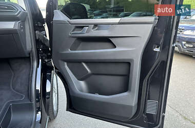 Минивэн Volkswagen Multivan 2024 в 