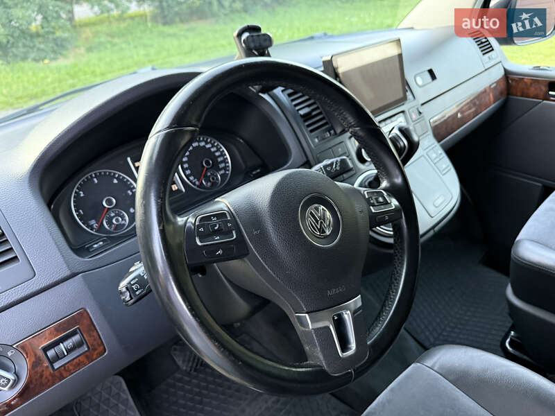 Минивэн Volkswagen Multivan 2015 в Броварах