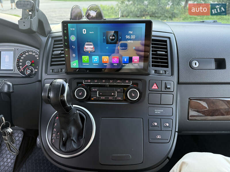 Минивэн Volkswagen Multivan 2015 в Броварах