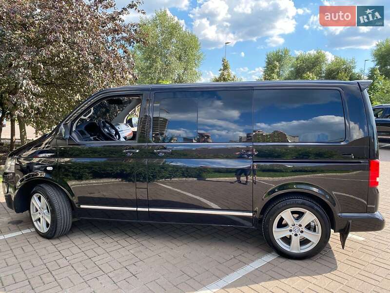 Минивэн Volkswagen Multivan 2011 в Киеве