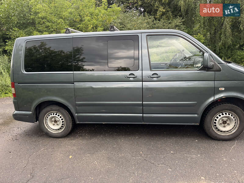 Минивэн Volkswagen Multivan 2009 в 