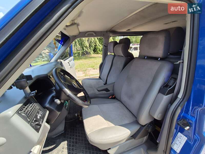 Минивэн Volkswagen Multivan 2002 в Корсуне-Шевченковском