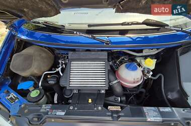 Минивэн Volkswagen Multivan 2002 в 