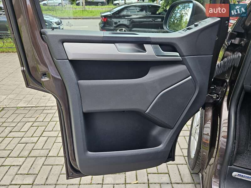 Минивэн Volkswagen Multivan 2019 в Киеве
