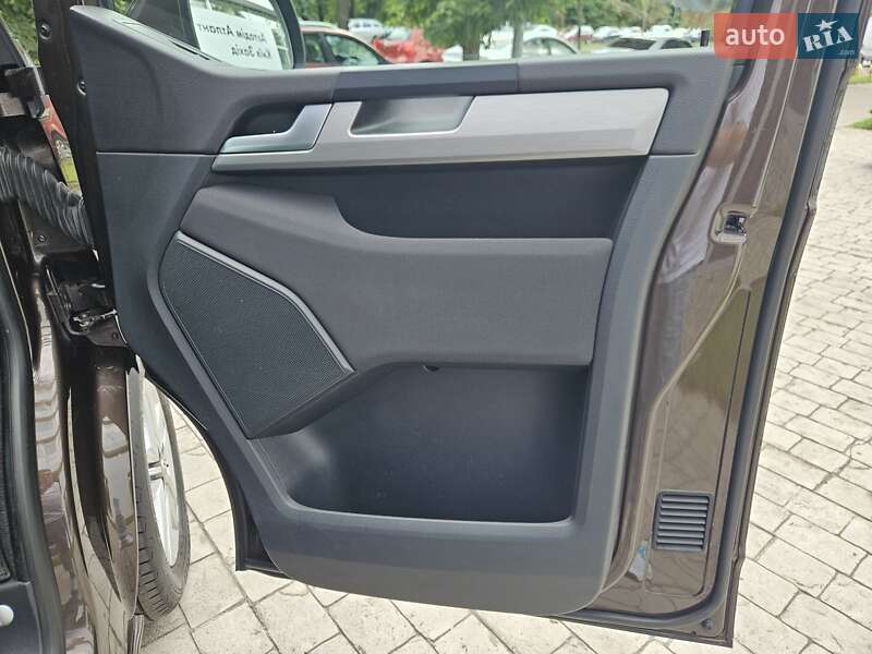 Минивэн Volkswagen Multivan 2019 в Киеве