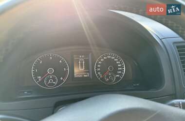 Минивэн Volkswagen Multivan 2015 в 
