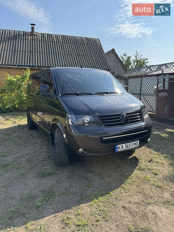 Минивэн Volkswagen Multivan 2006 в 