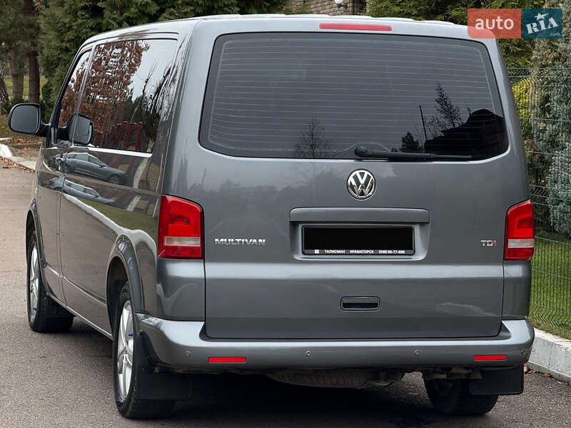 Минивэн Volkswagen Multivan 2011 в Ровно