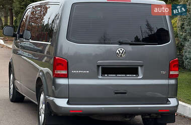 Минивэн Volkswagen Multivan 2011 в 