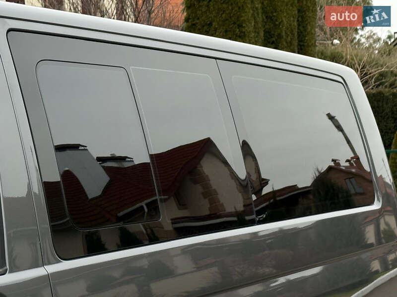 Минивэн Volkswagen Multivan 2011 в Ровно