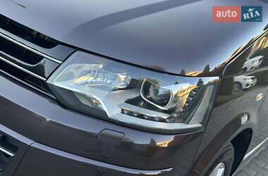 Минивэн Volkswagen Multivan 2015 в 