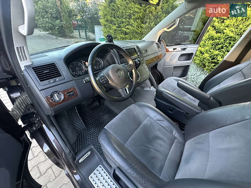 Минивэн Volkswagen Multivan 2015 в Одессе