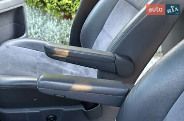 Минивэн Volkswagen Multivan 2015 в 