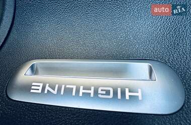 Минивэн Volkswagen Multivan 2020 в 