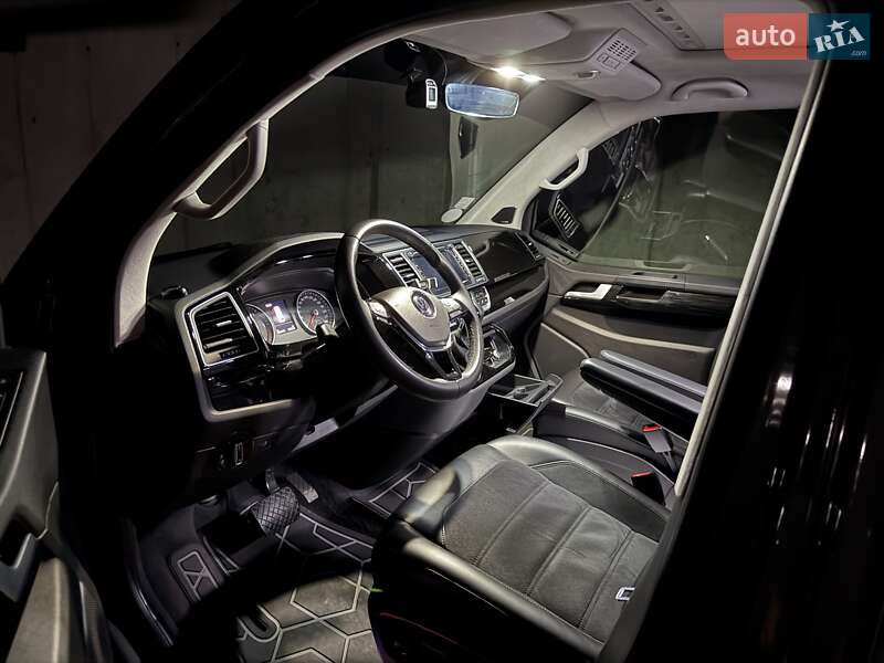 Минивэн Volkswagen Multivan 2018 в Львове