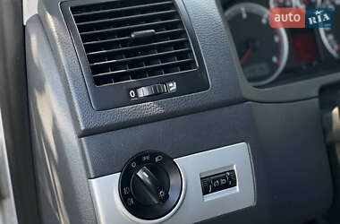 Минивэн Volkswagen Multivan 2009 в 