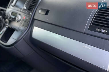 Минивэн Volkswagen Multivan 2009 в 