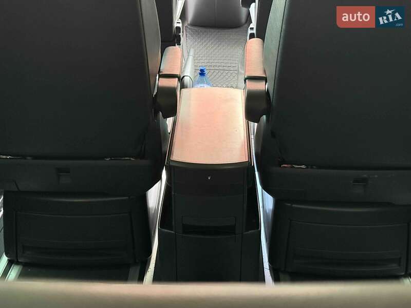 Минивэн Volkswagen Multivan 2014 в Львове