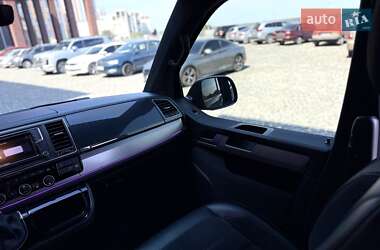 Минивэн Volkswagen Multivan 2016 в 