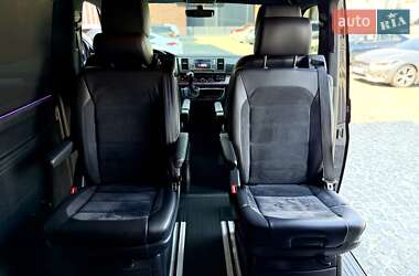 Минивэн Volkswagen Multivan 2016 в 