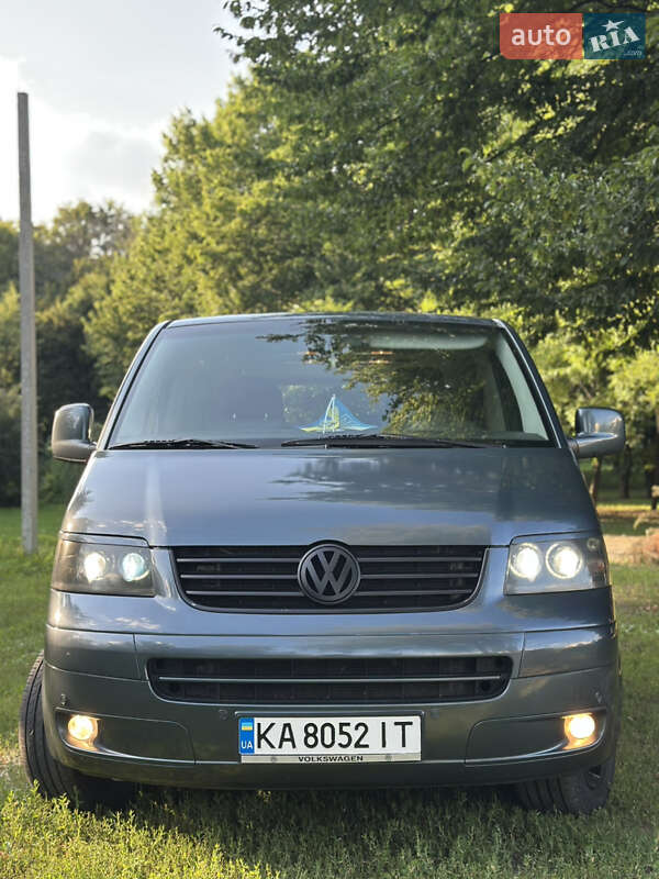 Минивэн Volkswagen Multivan 2008 в Киеве