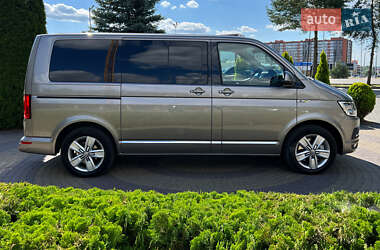 Минивэн Volkswagen Multivan 2017 в 