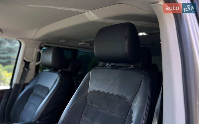 Минивэн Volkswagen Multivan 2017 в Львове
