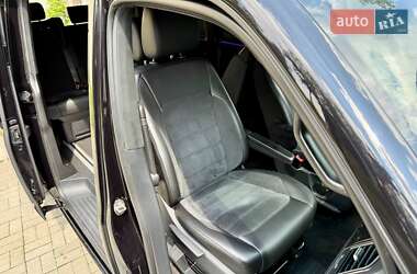 Минивэн Volkswagen Multivan 2016 в 