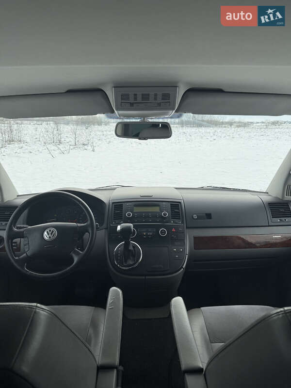 Мінівен Volkswagen Multivan 2008 в Бучі