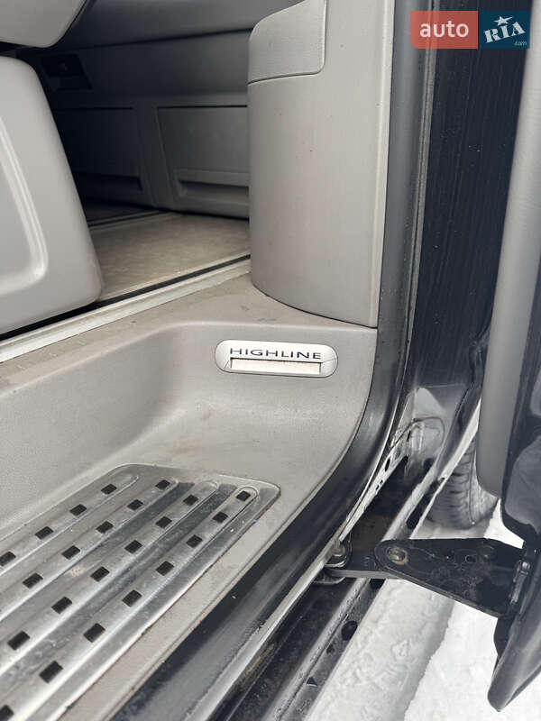 Мінівен Volkswagen Multivan 2008 в Бучі