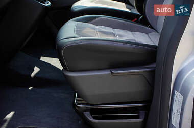Мінівен Volkswagen Multivan 2020 в 