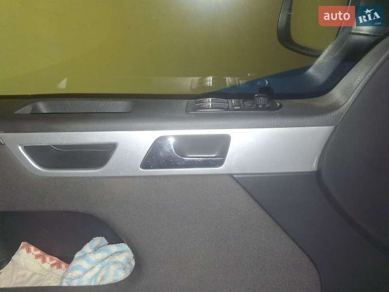 Минивэн Volkswagen Multivan 2012 в Днепре
