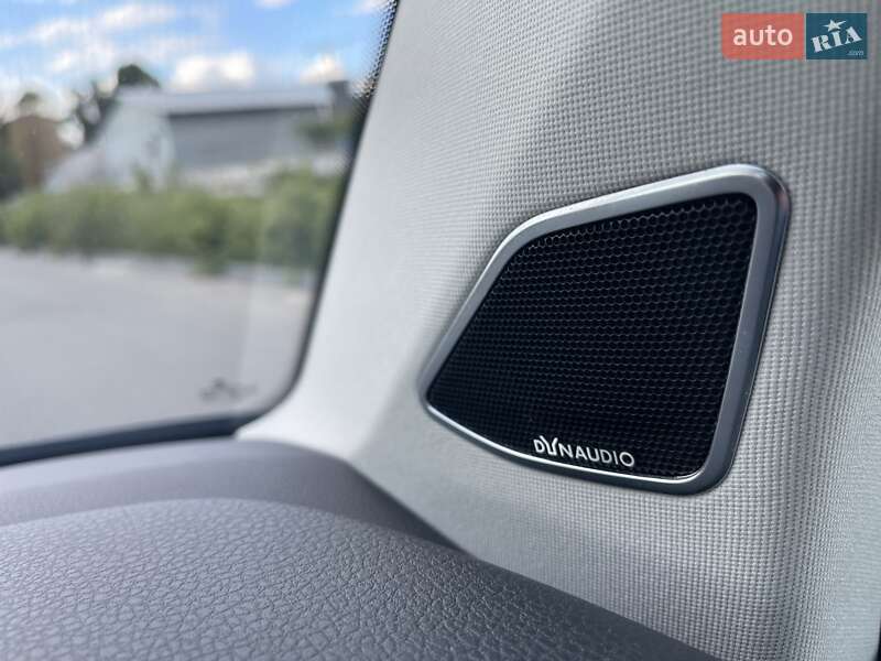 Минивэн Volkswagen Multivan 2018 в Киеве фото 5 Минивэн Volkswagen Multivan 2018 в Киеве