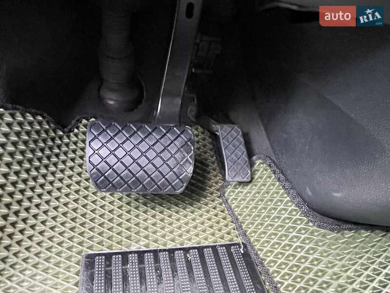 Минивэн Volkswagen Multivan 2018 в Киеве фото 11 Минивэн Volkswagen Multivan 2018 в Киеве