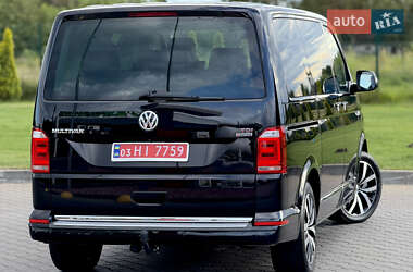 Мінівен Volkswagen Multivan 2016 в 